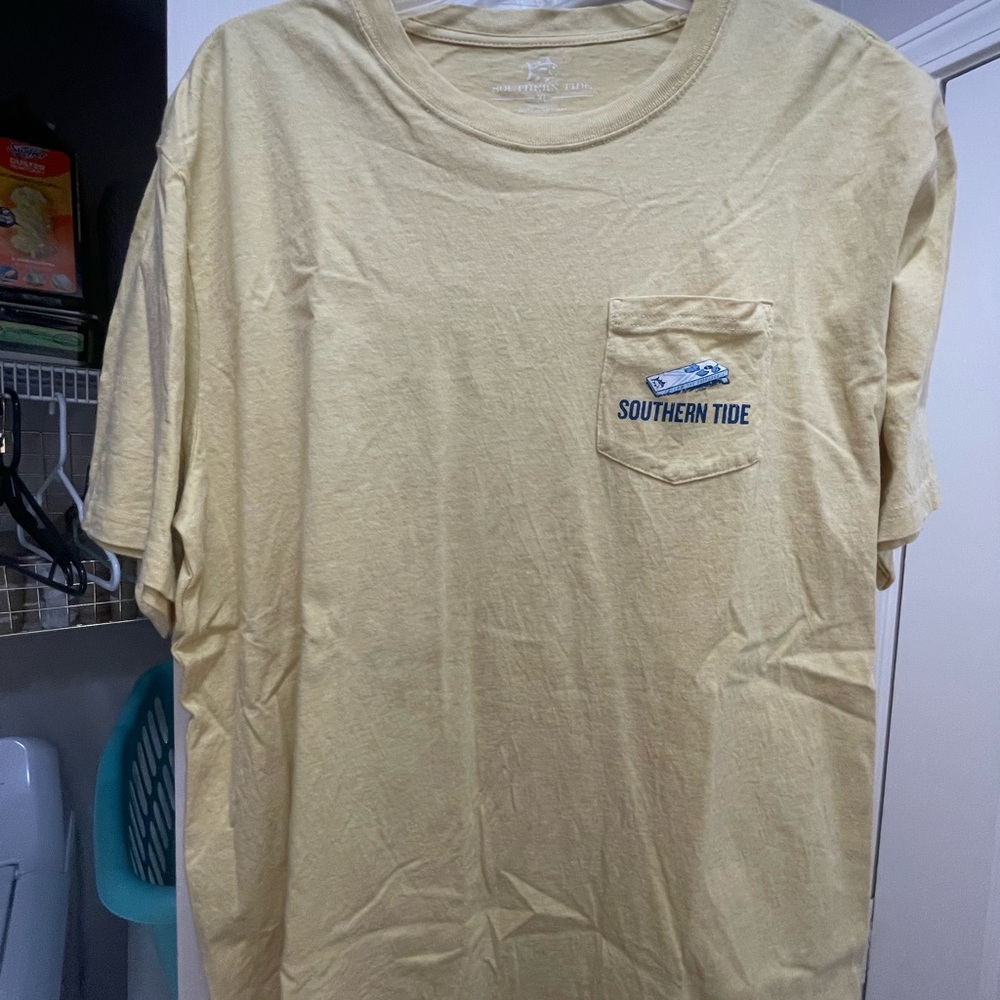Southern Tide Men's Light Yellow Pocket Tee